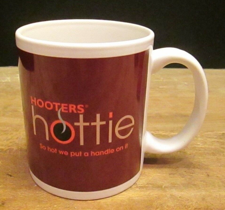 1x HTF Hooters Hottie So Hot We Had To Put A Handle On It Coffee Mug Promo Award